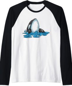 Whale Orca Whale appears on the water surface Whale outfit Raglan Baseball Tee